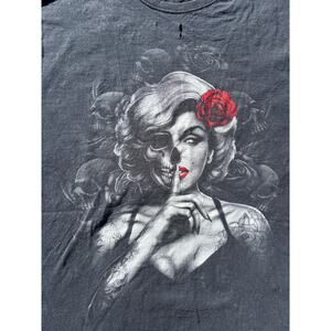 Vtg Y2K style thrashed Marilyn Monroe Skull rose  streetwear grunge shirt